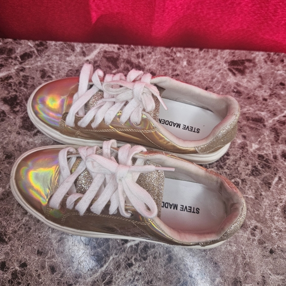 Steve Madden Charly Girls Low Top Metallic Sneakers Gold Size 3M - Picture 1 of 8